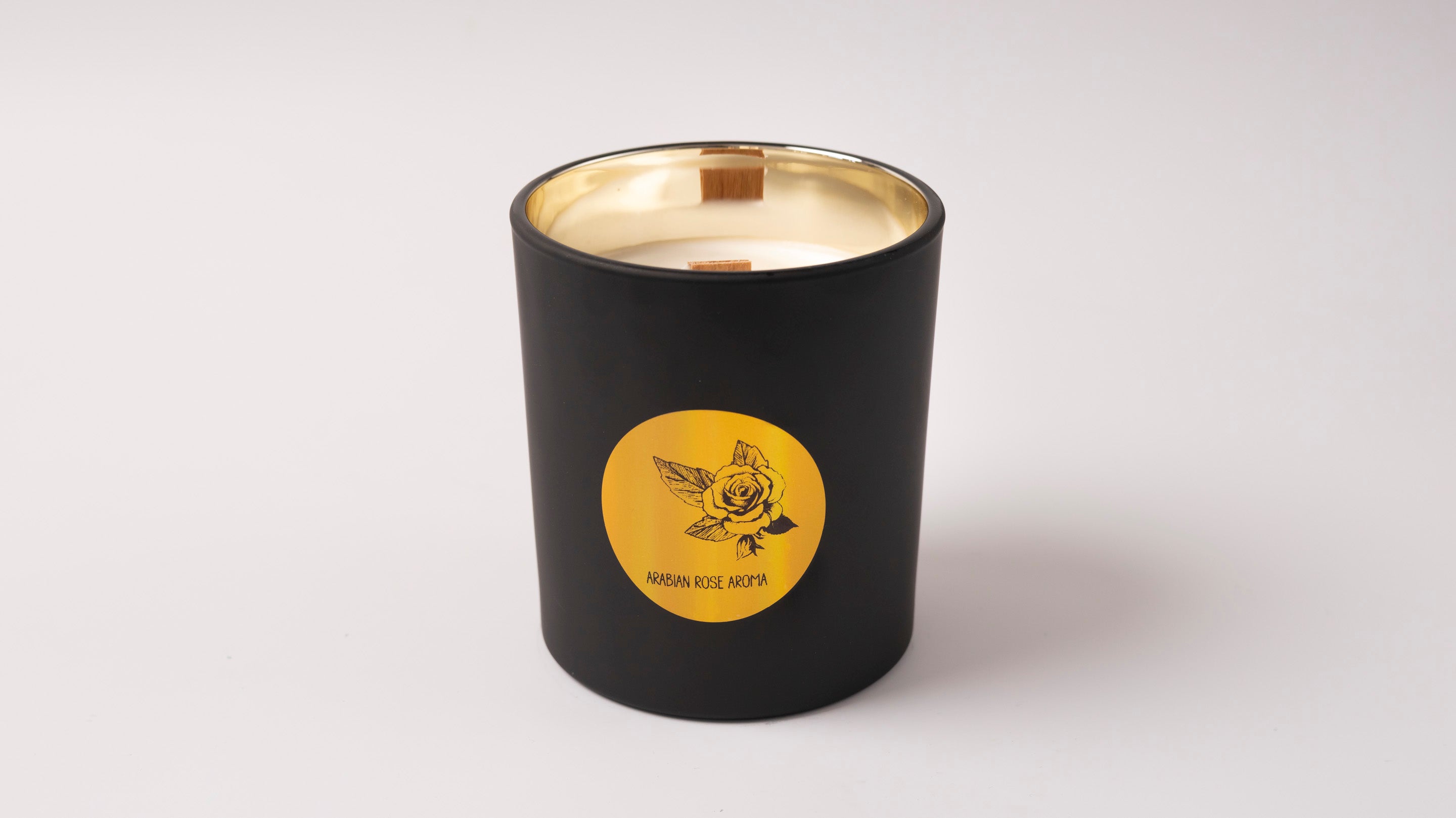 gzen candles χειροποίητο αρωματικο κερί  σόγιας σε μαύρο βάζο με οικολογικά και αντιαλλεργικά  αρώματα με ξύλινο φυτίλι Luxury handmade scented soy candle in black jar and gold ecofriendly Hypoallergenic scents wood wick αραβικο τριαντάφυλλο arabian roses  
